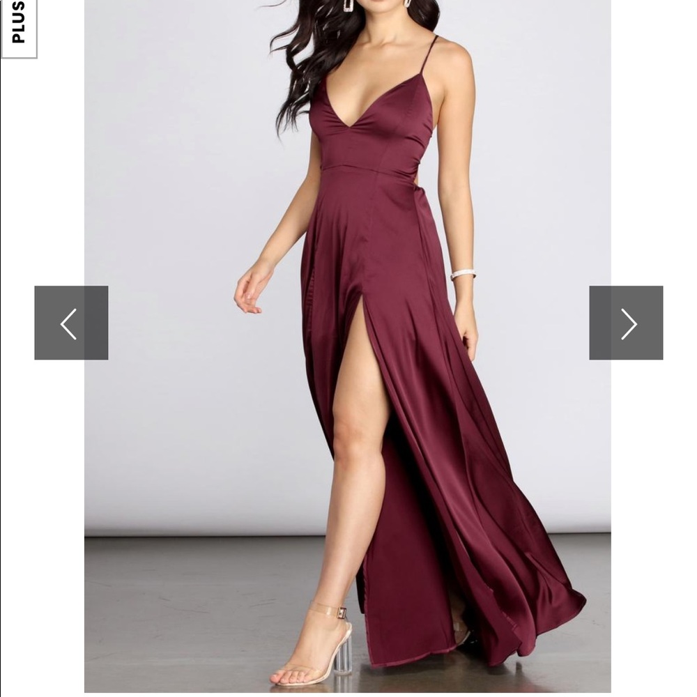 Maroon flowy prom dress